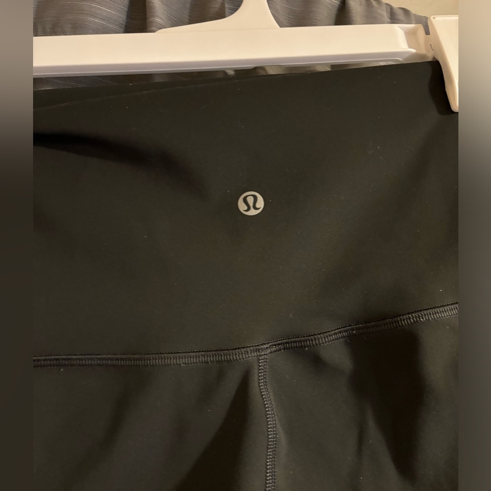 Lululemon grey cropped leggings size 4 - Picture 2 of 7